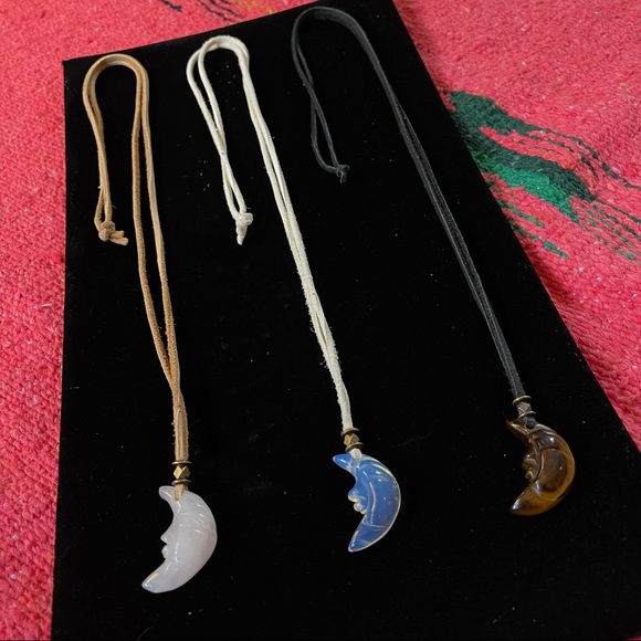 Hard-Carved Man in Moon Pendant Necklace Rose Quartz Moonstone Tiger’s Eye - Picture 3 of 3